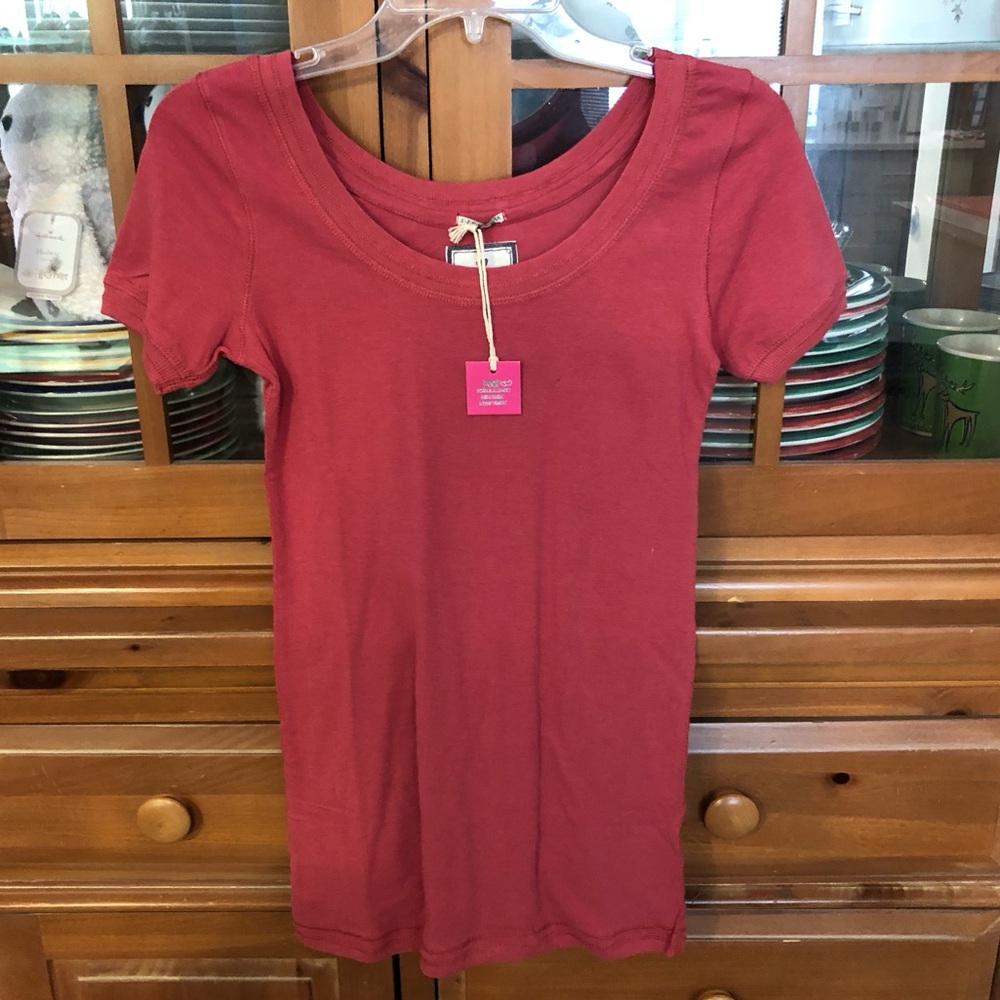 NWT Poof Excellence Scoop Neck Short Sleeve Tee